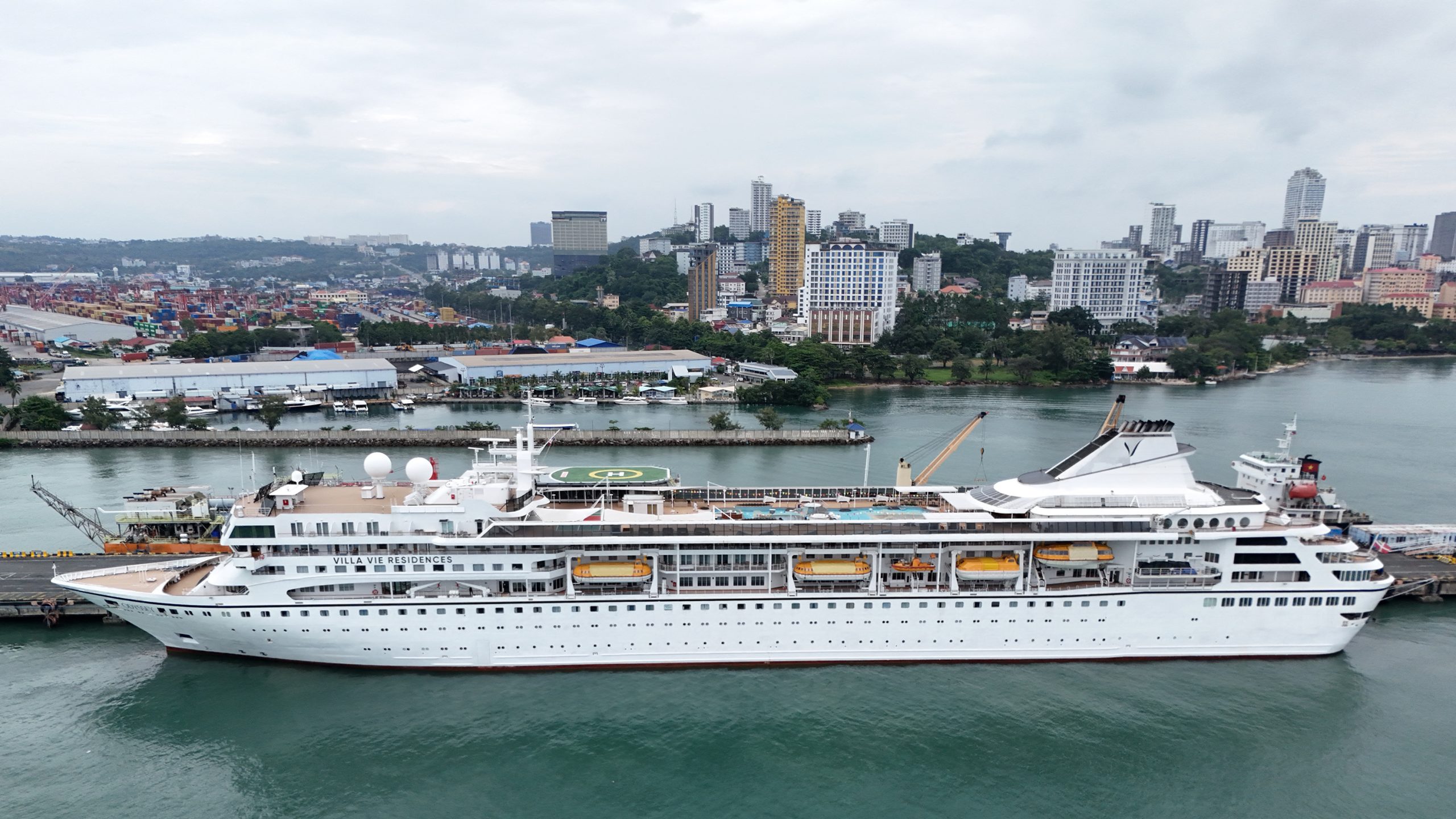 US cruise ship strands over 200 passengers because it can't afford fuel — Rockville Centre Community news