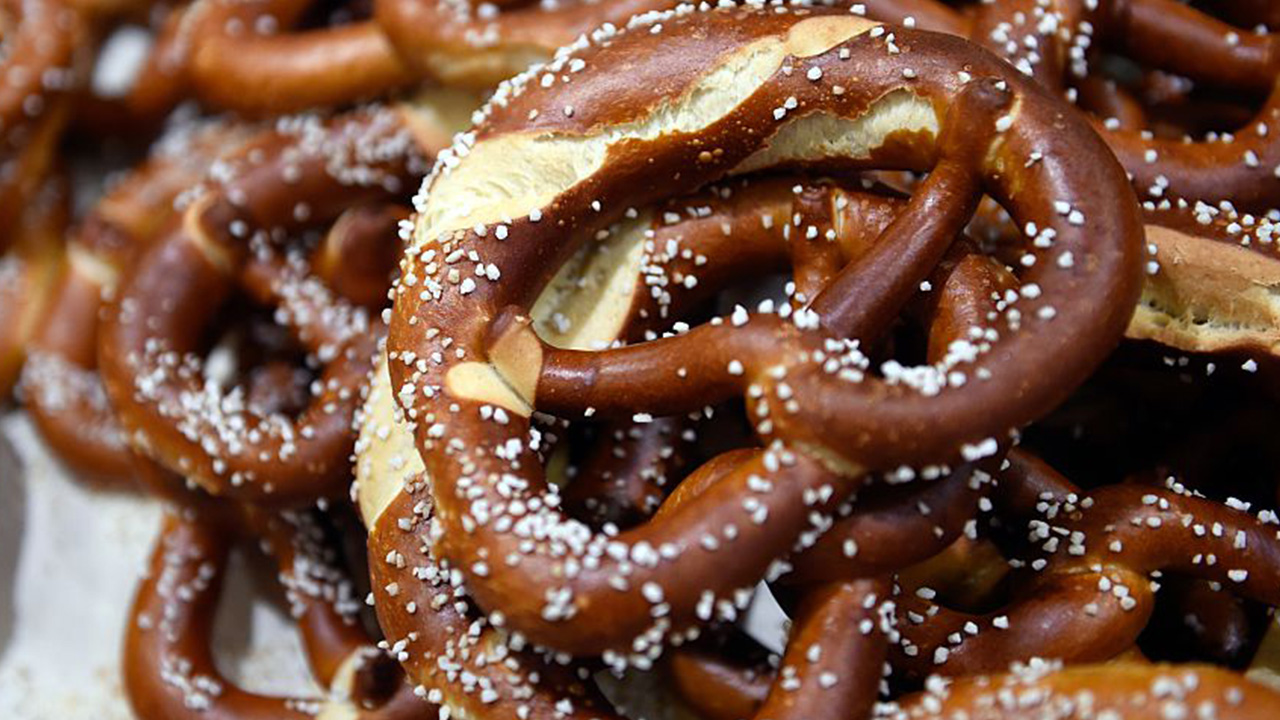 Students served pretzels covered in oven cleaner, lawsuit claims — Rockville Centre Schools news